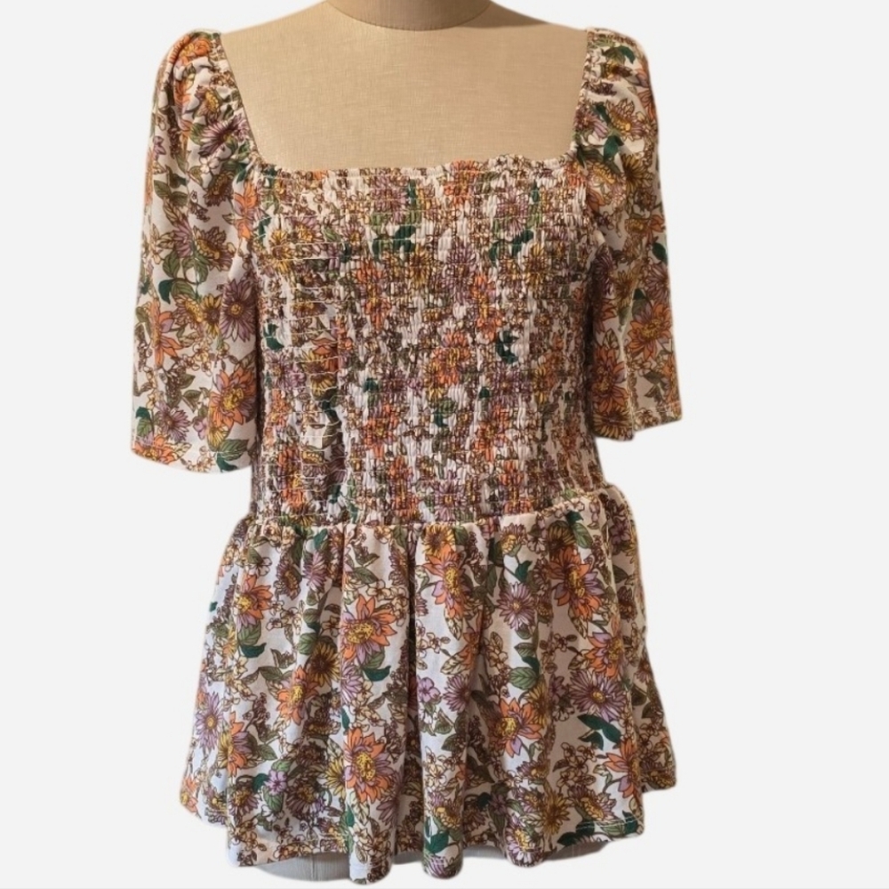 Kristin Nicole Floral Smocked Bodice Top.  Sz 1X.  EUC